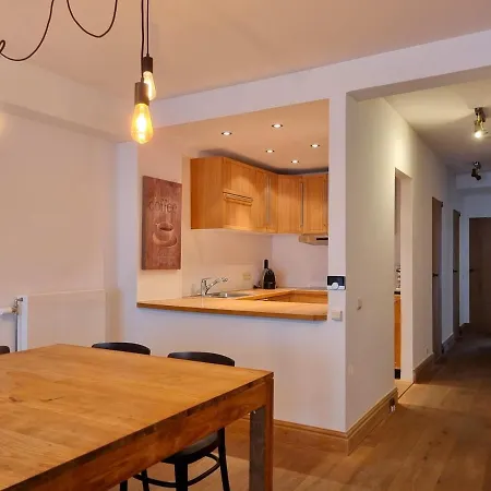 شقة Familie Met 2 Slk Op 50 Meter Het